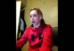 Nikita consigue su cuerpo mojado en la ducha a burlarse de follando con dos rusas usted